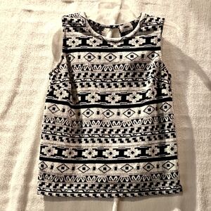 Women's S Old Navy Black and White Patterned Sleeveless Top Keyhole Back